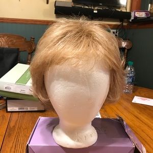 NWT Paula Young Reilly wig